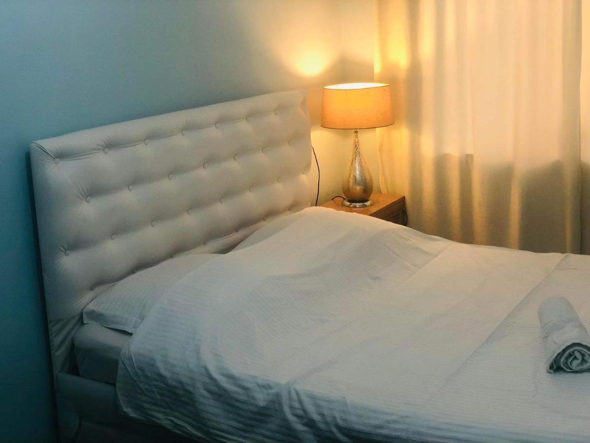 Republic Square Apartment Ереван Екстериор снимка