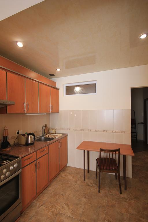 Republic Square Apartment Ереван Стая снимка
