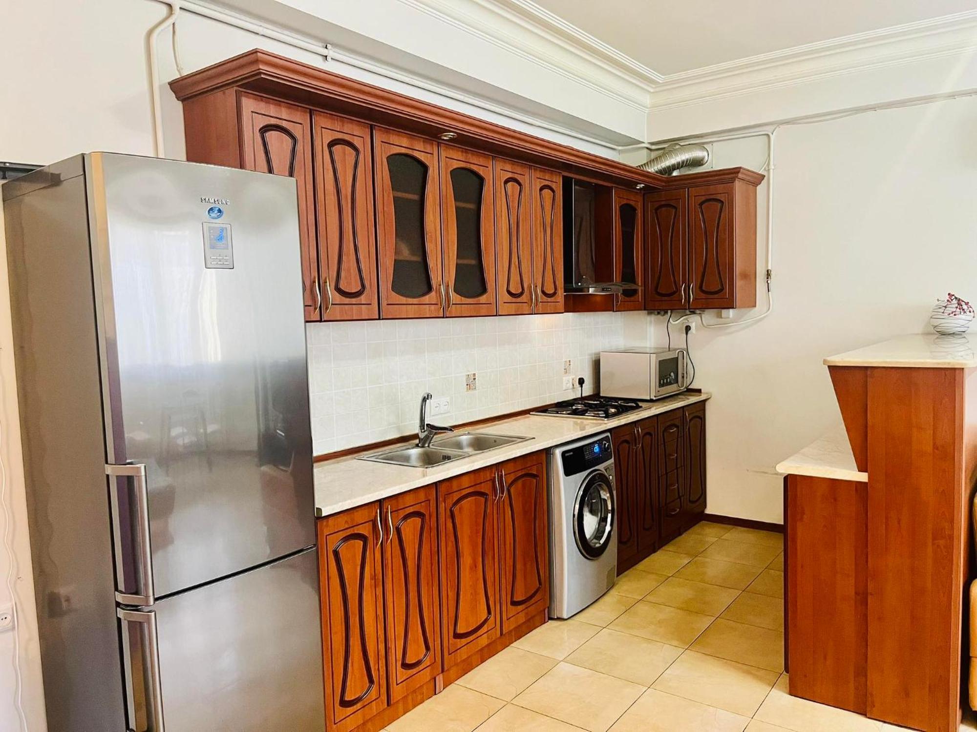 Republic Square Apartment Ереван Екстериор снимка