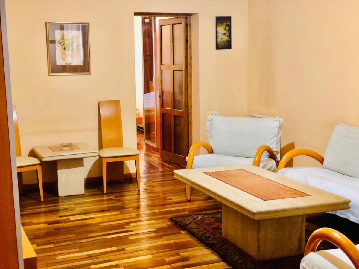Republic Square Apartment Ереван Екстериор снимка