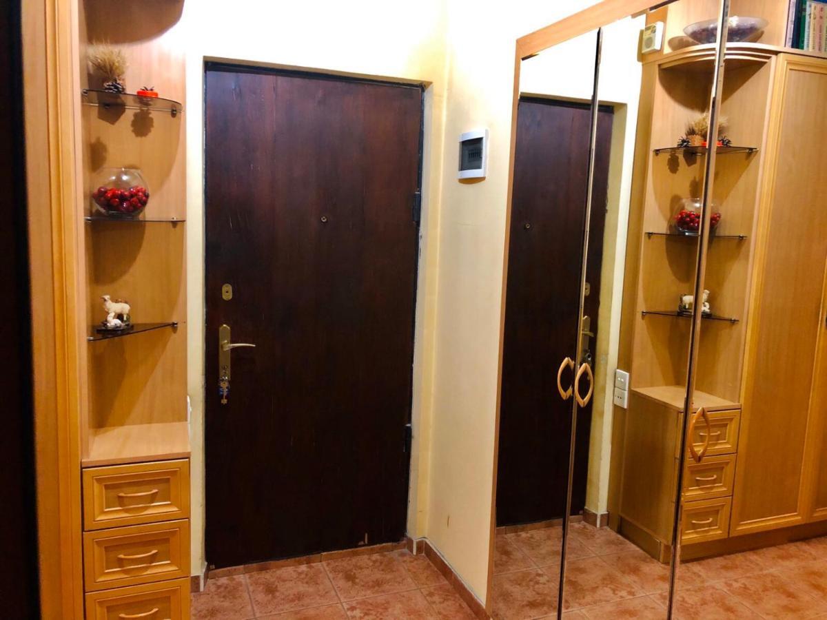 Republic Square Apartment Ереван Екстериор снимка